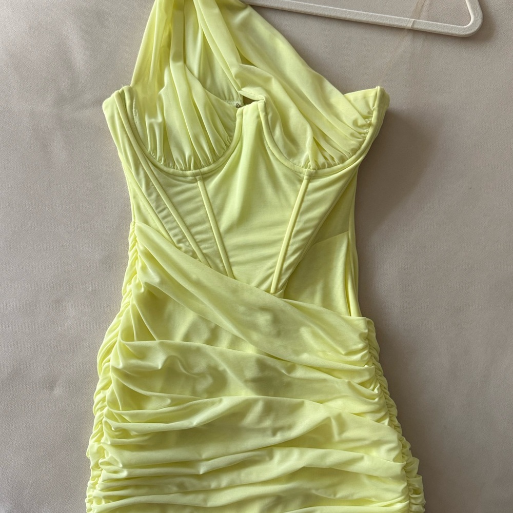 HOUSE OF CB | Clementine Cutout Ruched Dress in Lime